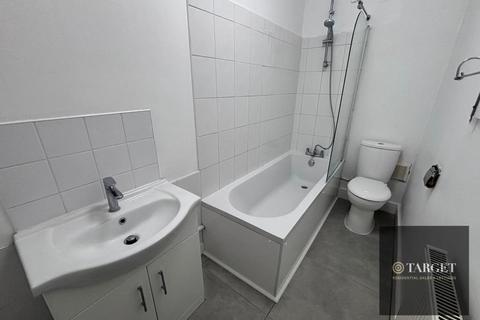 2 bedroom flat to rent, Croyland Road, London N9