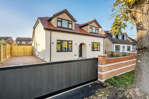4 bedroom detached house for sale, Christmas Pie Avenue, Normandy, GU3