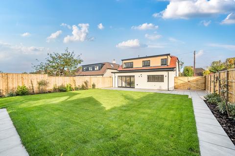 4 bedroom detached house for sale, Christmas Pie Avenue, Normandy, GU3