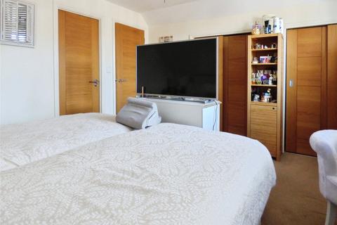5 bedroom end of terrace house for sale, Watson Court, Hedge End, Southampton