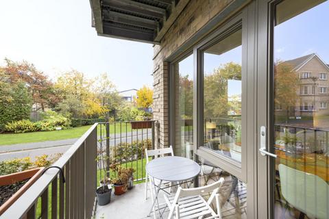 2 bedroom flat for sale, 16 (Flat 2) Hughes Close, Canonmills, Edinburgh, EH7 4FY
