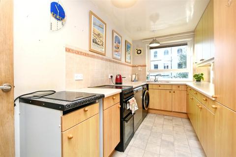 2 bedroom flat for sale, Hartington Place, Eastbourne