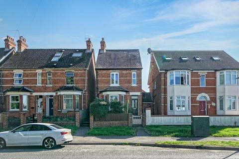 3 bedroom detached house to rent, Worting Road,  Basingstoke,  RG21