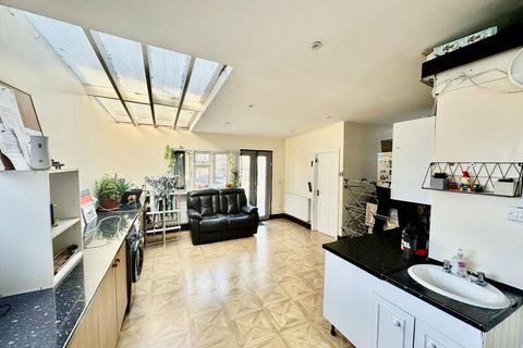 undefined, Nield Road, Hayes, UB3 1SH