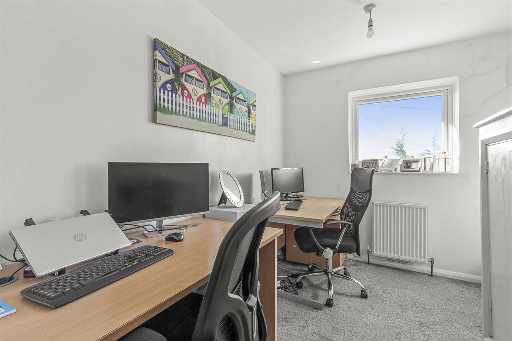 27 Rugwood Road, HP10 9 HA-3.jpg