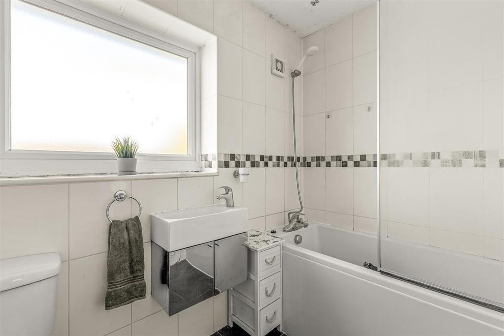 27 Rugwood Road, HP10 9 HA-2.jpg