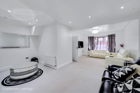 4 bedroom terraced house for sale, Springfield Drive, IG2 6PT