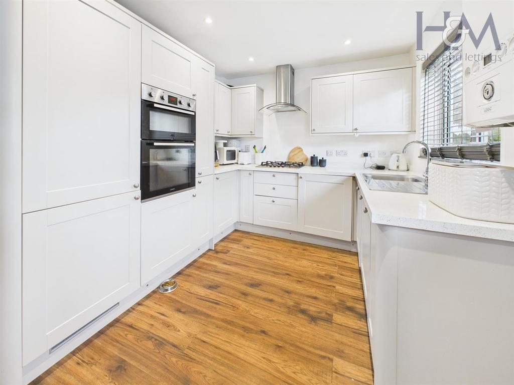 CAM02804 G0-PR0390-STILL005.jpg