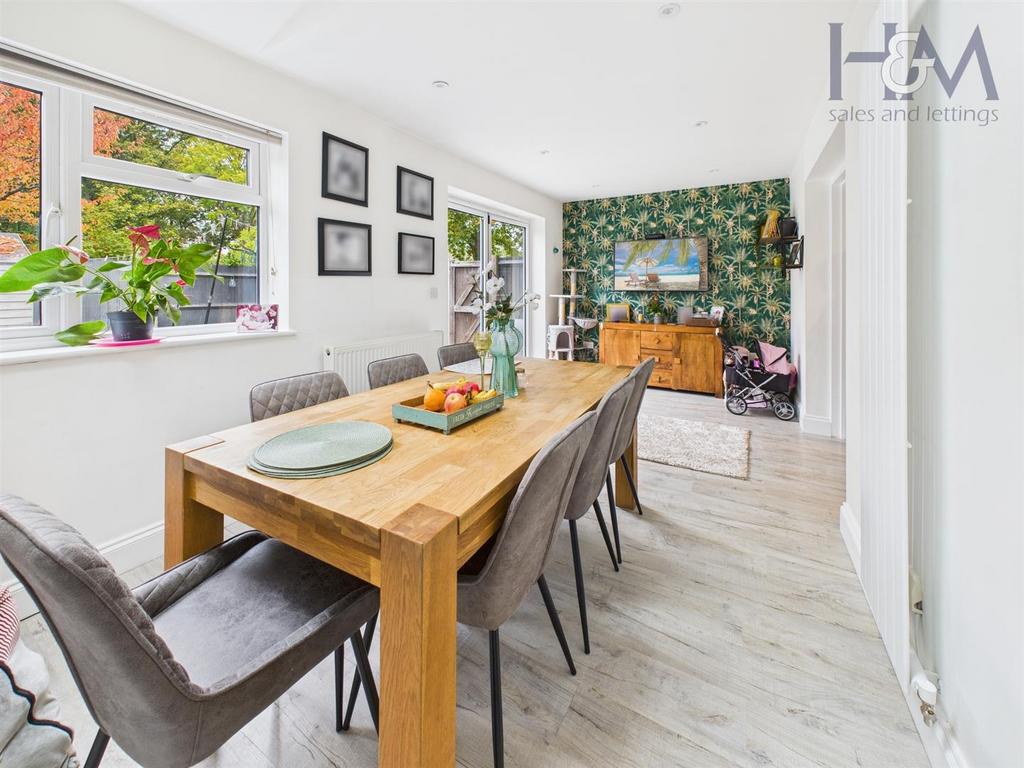 CAM02804 G0-PR0386-STILL010.jpg