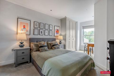 2 bedroom flat for sale, Upland Road, London, SE22