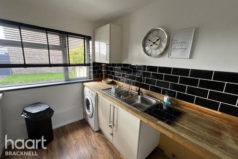 undefined, Vandyke, Bracknell