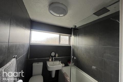 undefined, Vandyke, Bracknell