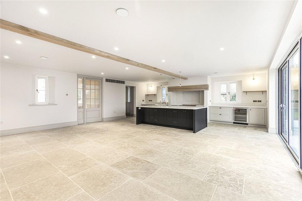Kitchen/Dining