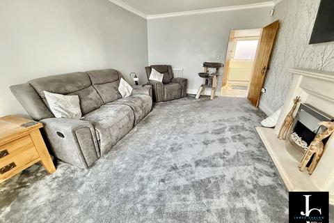 4 bedroom semi-detached house for sale, Finger Road, Telford TF4