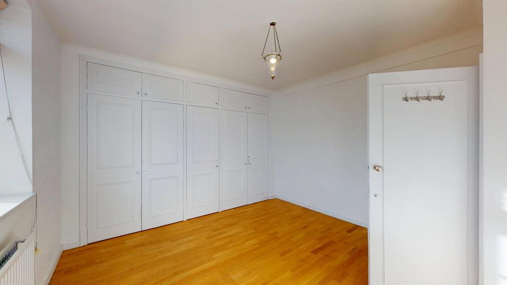30 CC.bedroom2.2.jpg