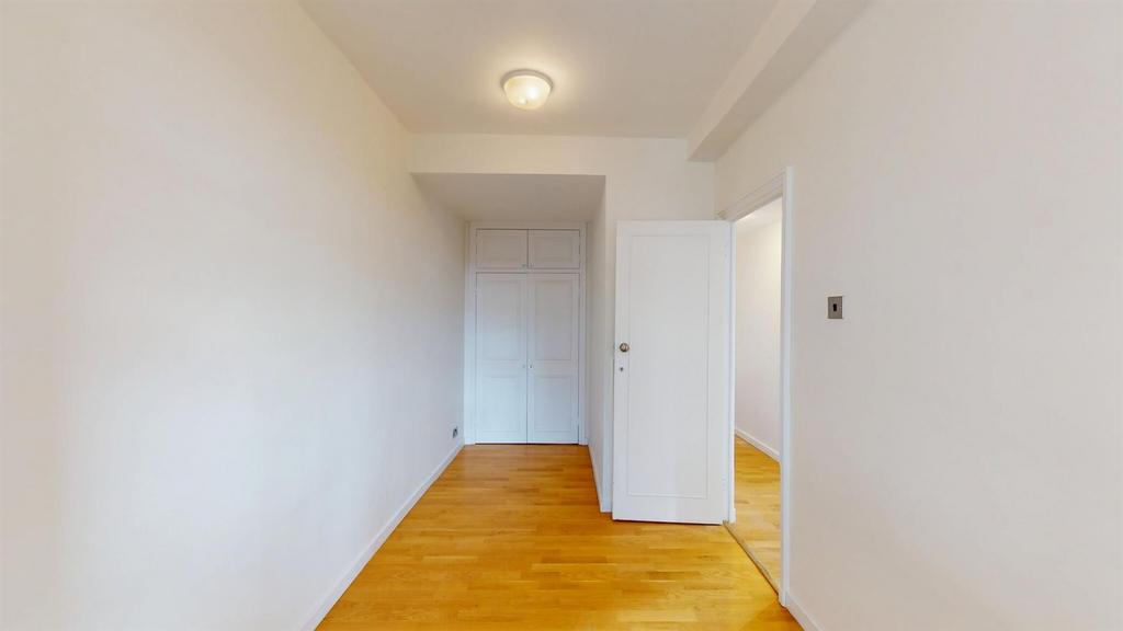 30 CC.bedroom3.2.jpg