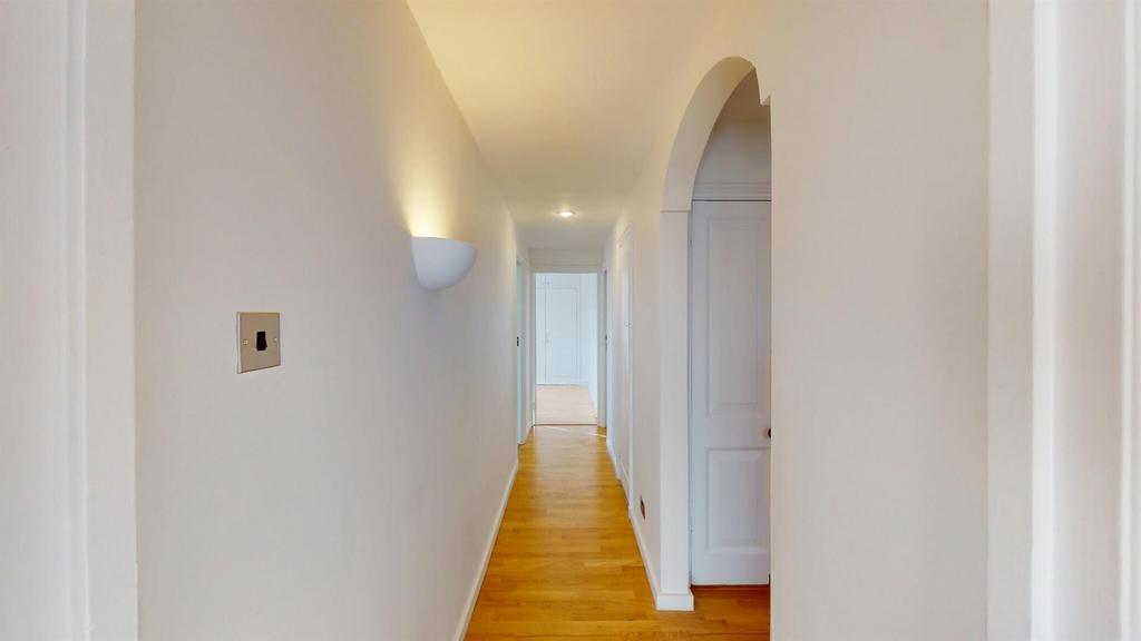 30 CC.hallway2.jpg