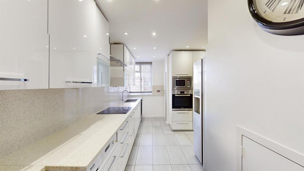 30 CC.kitchen.jpg