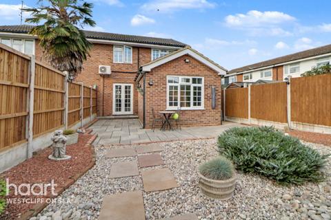 4 bedroom semi-detached house for sale, Admirals Walk, Shoeburyness