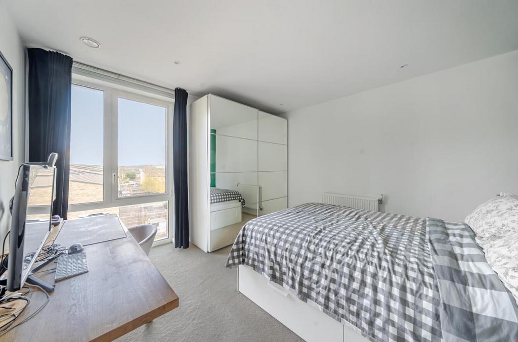 Davidson Frost-Wellings, DFW, Colliford Court, Bed