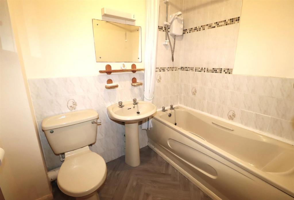 Bathroom.JPG