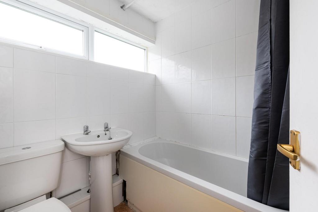 18 Drake Avenue, Bath BA2 5 NX-12.jpg