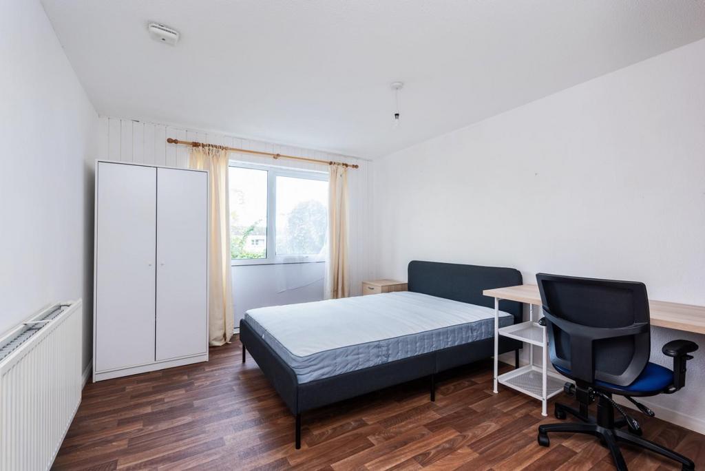18 Drake Avenue, Bath BA2 5 NX-8.jpg