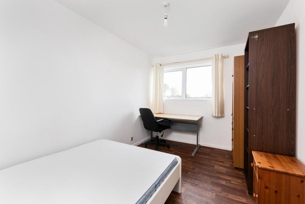 18 Drake Avenue, Bath BA2 5 NX-11.jpg