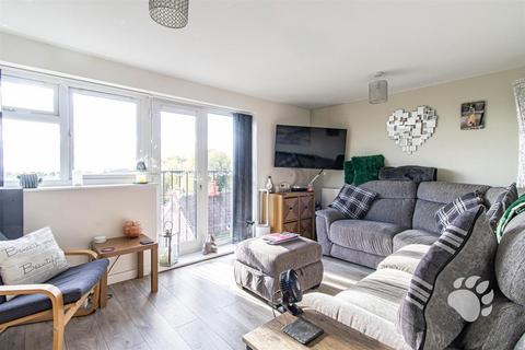 1 bedroom apartment for sale, South Crockerford, Basildon SS16