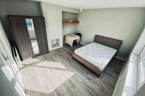 3 bedroom end of terrace house for sale, Felixstowe Road, Abbey Wood
