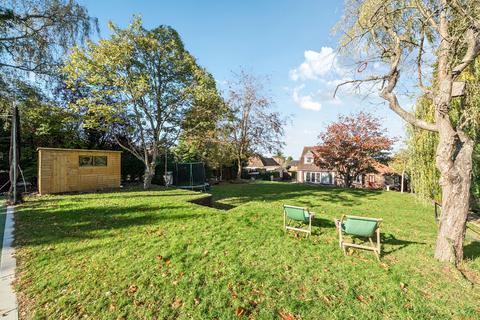undefined, Ruden Way, Surrey KT17