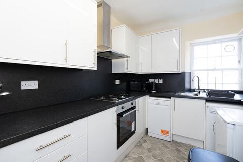 undefined, 1710L Geddes Entry, Edinburgh, EH1 1PE