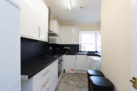 undefined, 1710L Geddes Entry, Edinburgh, EH1 1PE