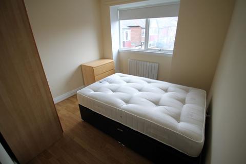 2 bedroom flat to rent, Deneside Court, Newcastle upon Tyne NE2