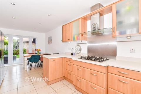 5 bedroom detached house for sale, Quindell Place, Kings Hill, West Malling, Kent