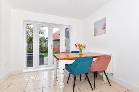 5 bedroom detached house for sale, Quindell Place, Kings Hill, West Malling, Kent
