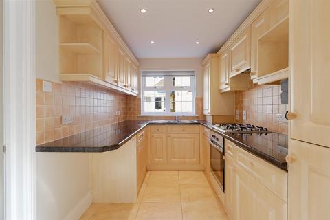 2 bedroom house to rent, Prestbury Manor GL52 3NQ