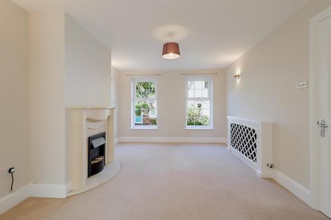 2 bedroom house to rent, Prestbury Manor GL52 3NQ