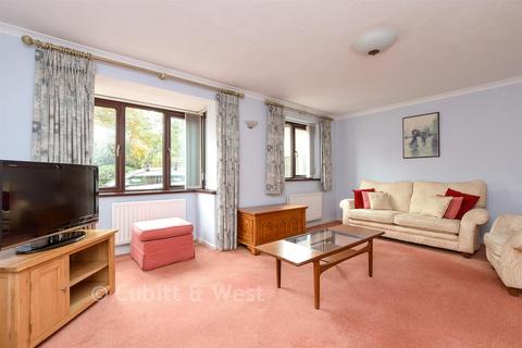 undefined, Lambyn Croft, Horley, Surrey