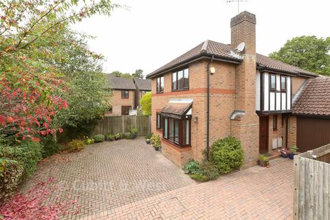 undefined, Lambyn Croft, Horley RH6