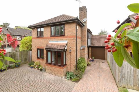 undefined, Lambyn Croft, Horley RH6