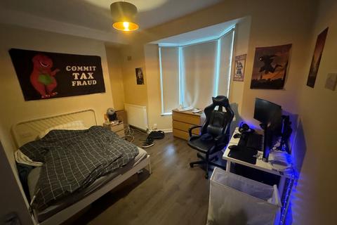 2 bedroom flat to rent, Warwick Street, Newcastle upon Tyne NE6