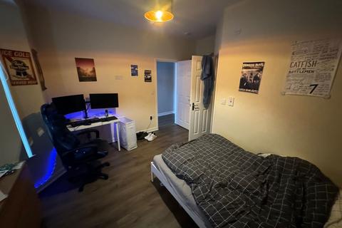 2 bedroom flat to rent, Warwick Street, Newcastle upon Tyne NE6
