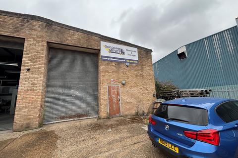 Industrial unit to rent, 102 College St Kempston MK42 8LU