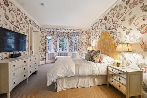 3 bedroom apartment for sale, Grove Court, Drayton Gardens, Chelsea, London, SW10
