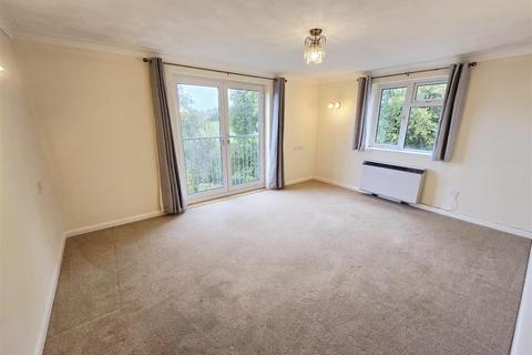 2 bedroom flat for sale, Tavistock Road, Launceston