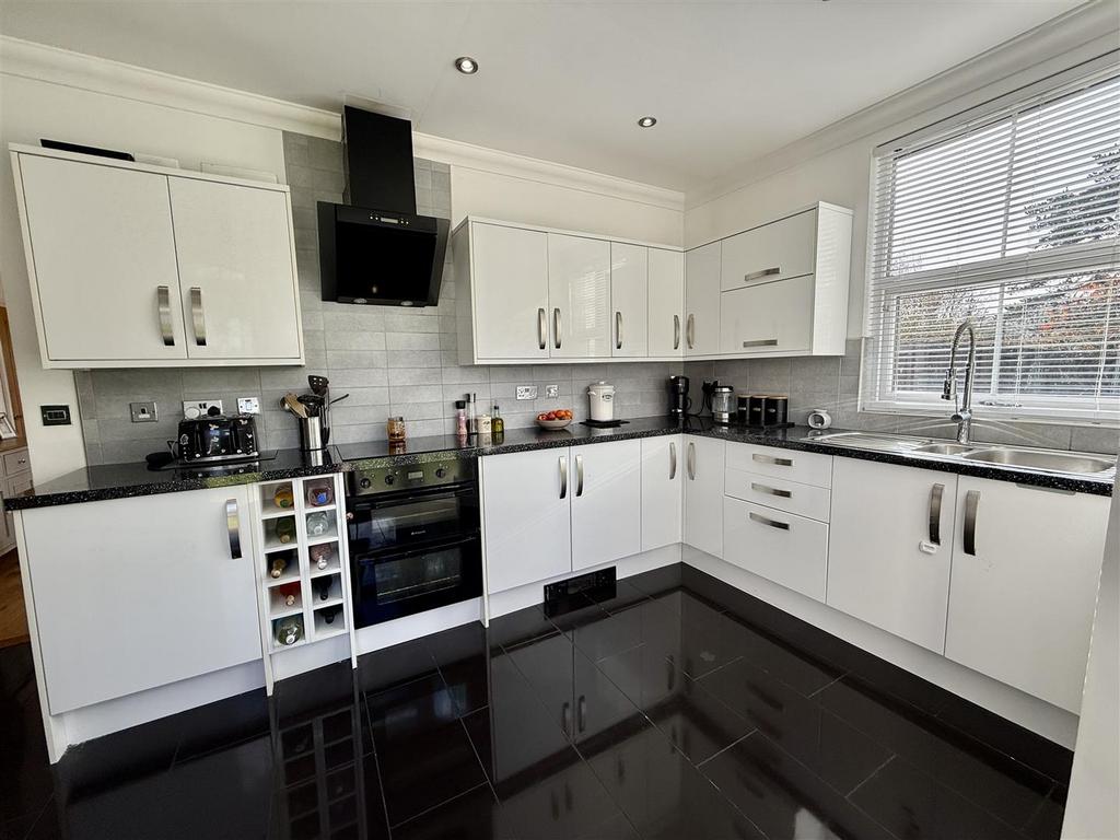 20251027 121640045 i OS.jpg