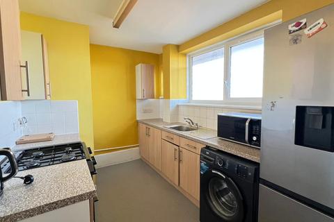 2 bedroom flat to rent, Haddonfield, London SE8