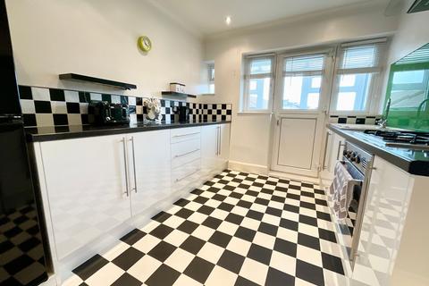 undefined, Malvern Crescent, Scarborough, YO12