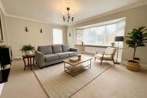 2 bedroom flat for sale, Malvern Crescent, Scarborough, YO12